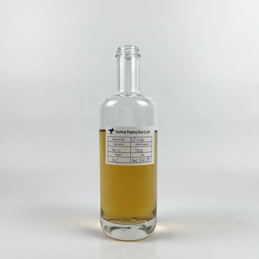 700ml 750g Cain Cain Fflat Ysgwydd Fflat Fodca Gwaelod Trwchus Potel Gwydr Brandi Gin Gyda Chap Sgriw